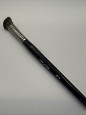Morphe elite E46 mini angled buffer Brush - Black